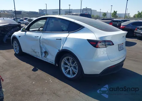 2022 Tesla Model Y Long Range Dual Motor All-Wheel Drive from USA, damaged, VIN 7SAYGAEE2NF365977